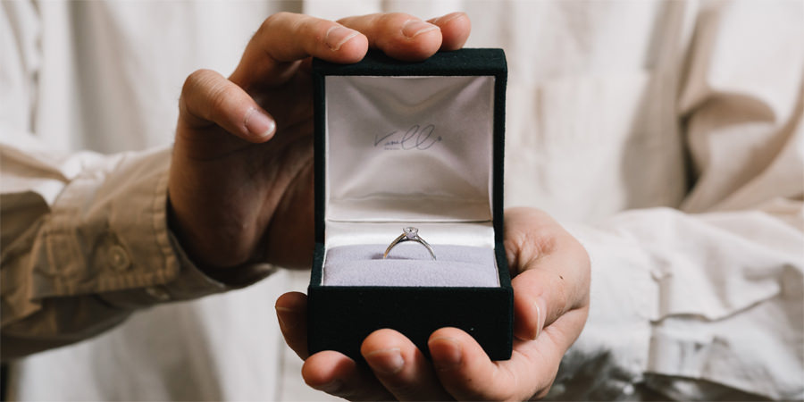 ヴァニラ広島店とヴァニラ」福山本店の人気の婚約指輪でサプライズプロポーズ