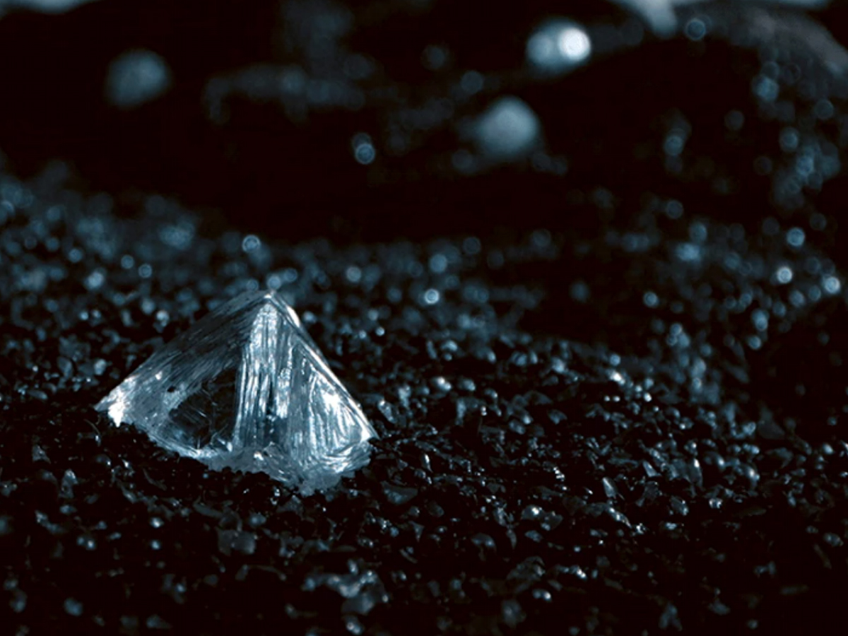 広島県広島広島市福山福山市のVANillAヴァニラの婚約指輪エンゲージリングにお留めする原石から美しいダイヤモンド