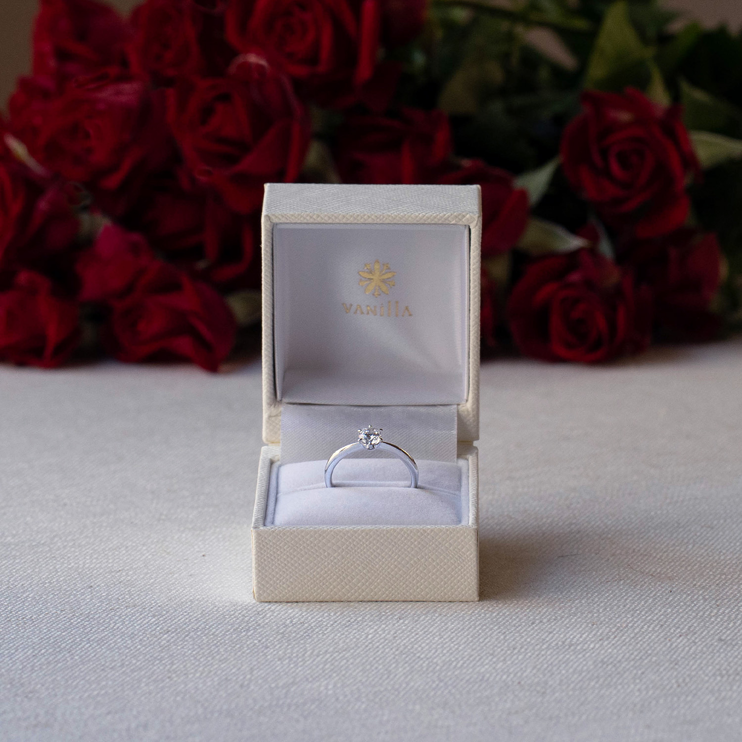 VANillAヴァニラの当日プロポーズも叶う婚約指輪コレクション